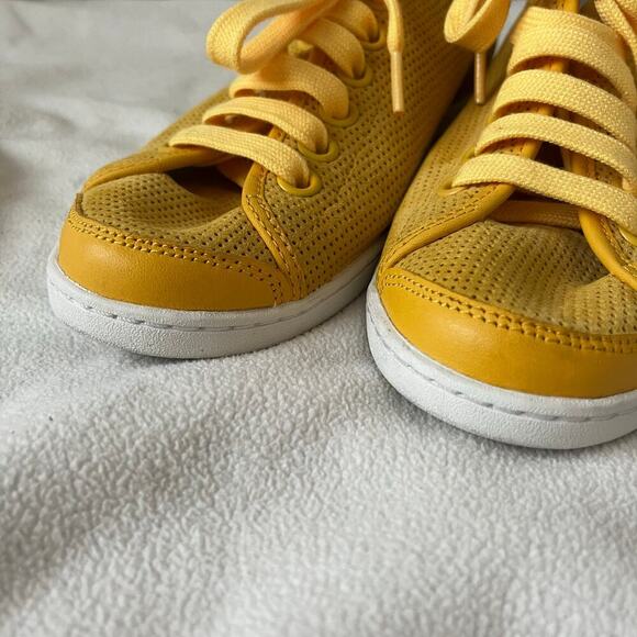 Camper Uno Perforated Suede Lace Up Sneaker Marigold Yellow Size 37/ 7 - Picture 4 of 7